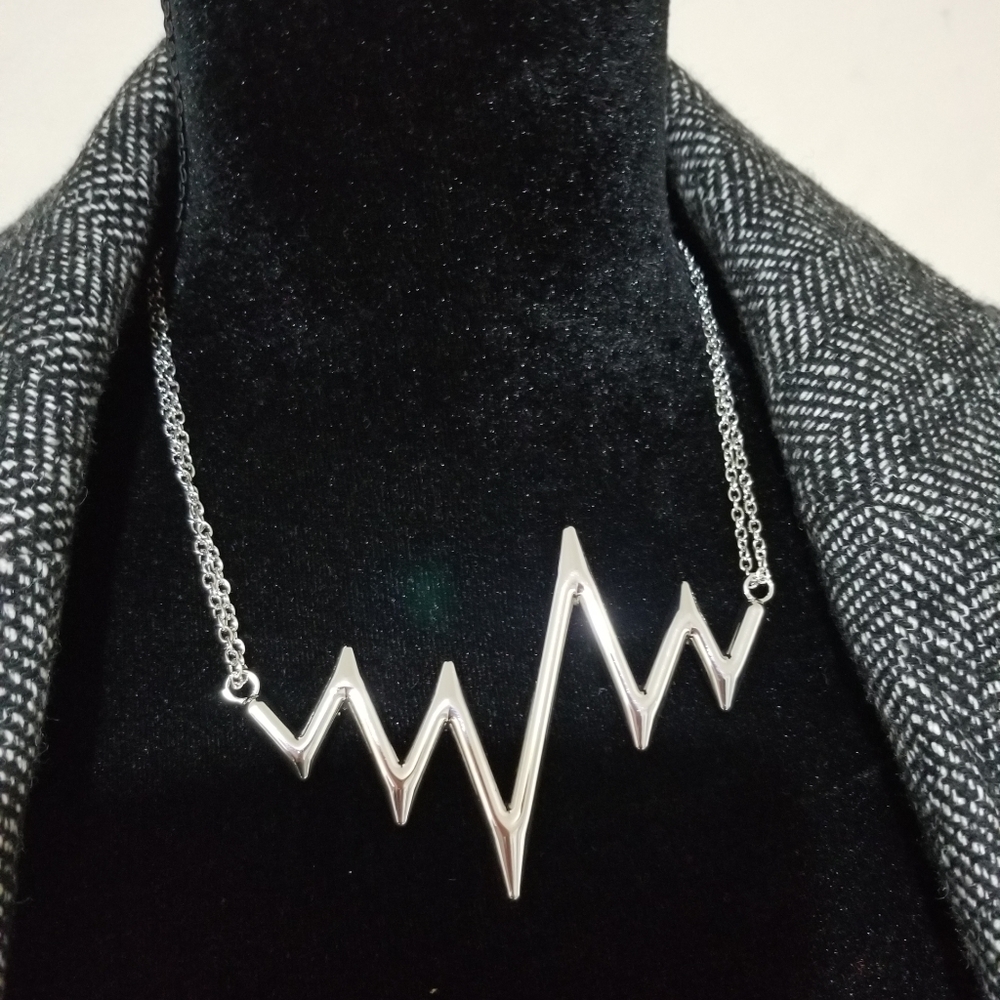 NECKLACE - Picture 4 of 5